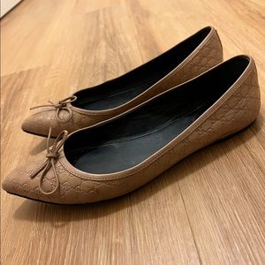 Authentic gucci vintage shoes size 8.5